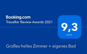 Großes helles Zimmer + eigenes Bad